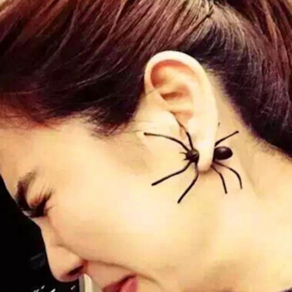 HP 🕷Halloween TWO Black Spider Stud Earrings